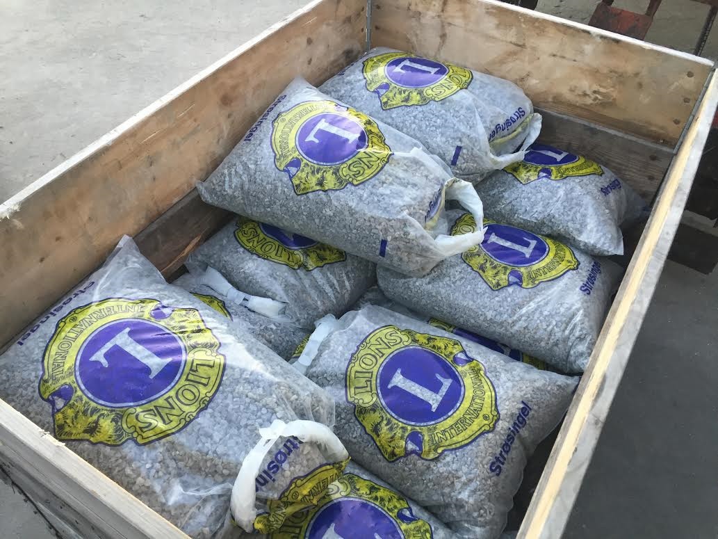 Kjøp strøsand fra Lions