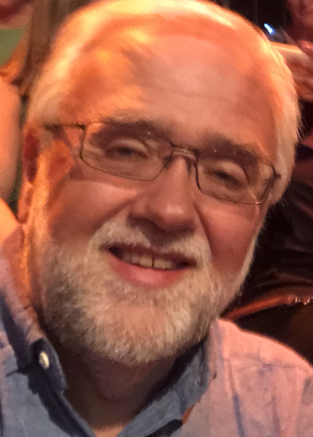 Knut Estensen style=